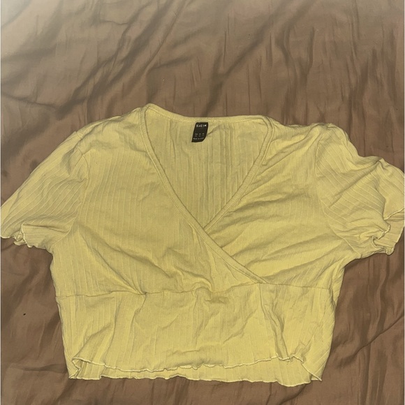 Pastel Yellow SHEIN top - Picture 1 of 3